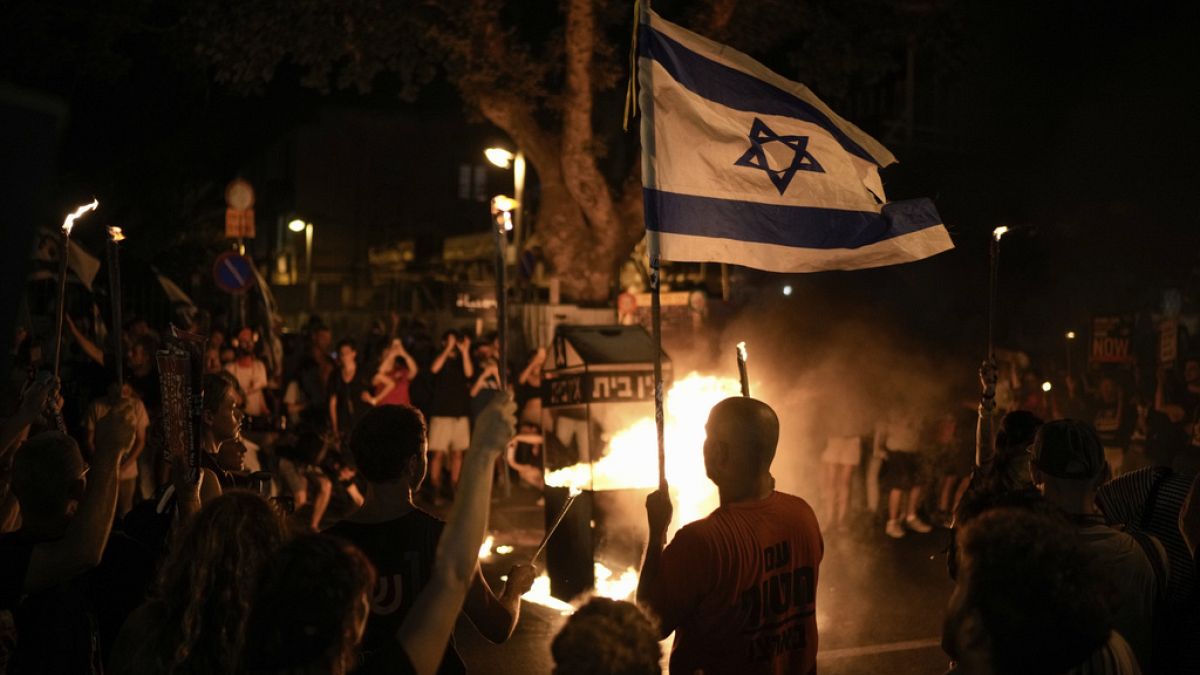 İsrail'deki savaş karşıtı protestocular Netanyahu hükümetinin istifasını istedi