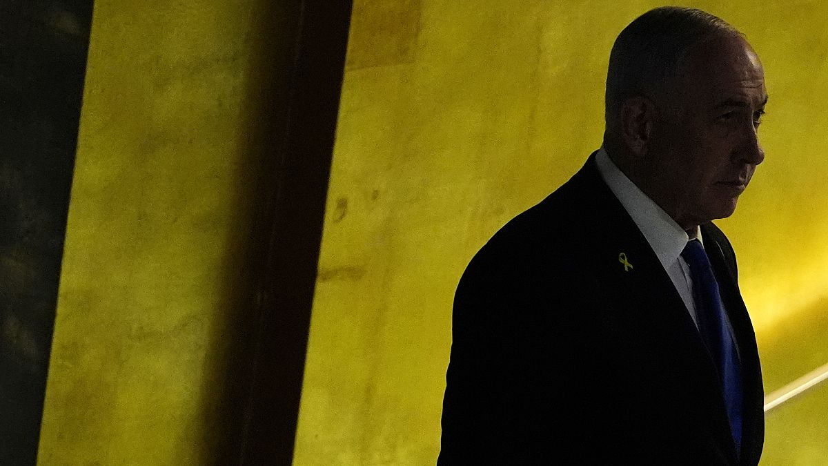 İsrail Başbakanı Binyamin Netanyahu: "İran bu gece büyük bir hata yaptı ve bedelini ödeyecek"