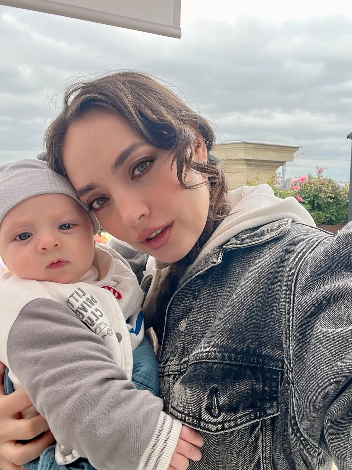 Zeynep Tuğçe Bayat'tan oğlu Atlas ile yeni kareler: Benziyor muyuz? - görsel 3