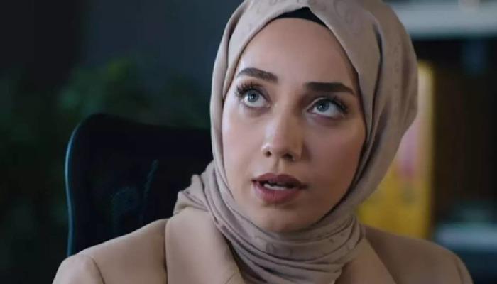 Kızılcık Şerbeti'nin 'Görkem'i Özge Özacar, Ali Koç'tan sonra dünyaca ünlü oyuncuyla birlikte... Gören şunu söyledi: "Her masada kadınlar var"