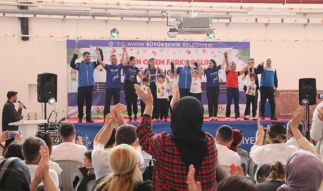Aydın Büyükşehir Belediye Başkanı Özlem Çerçioğlu, Aydın geneline yayılan destek merkezleriyle otizmli her bireye destek verdiklerini söyledi - GÜNDEM