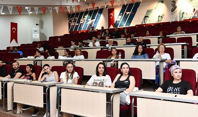 Çiğlili spor tutkunları sağlıklı beslenme seminerinde buluştu - SAĞLIK