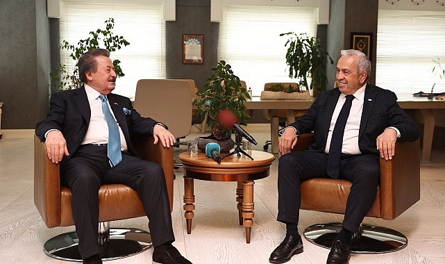 Eski Devlet Bakanı Cavit Çağlar, Nilüfer Belediye Başkanı Şadi Özdemir'i ziyaret etti - GÜNDEM