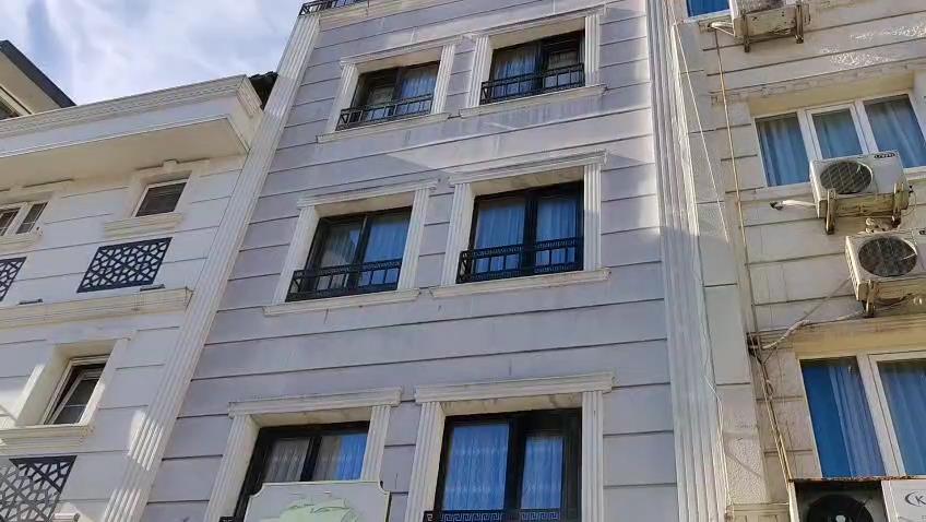 Böcek ailesinin kaldığı otelde iki kişi zehirlenme şüphesiyle hastaneye kaldırıldı