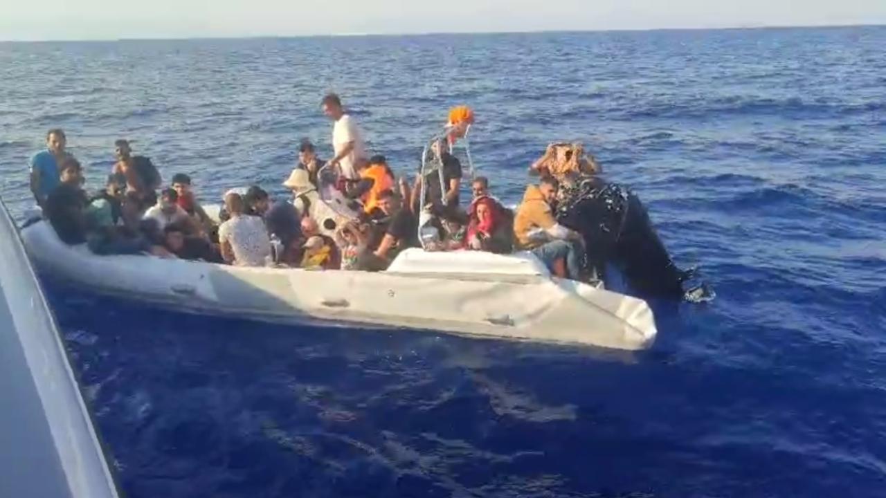 Çanakkale'de 48 kaçak göçmen kurtarıldı