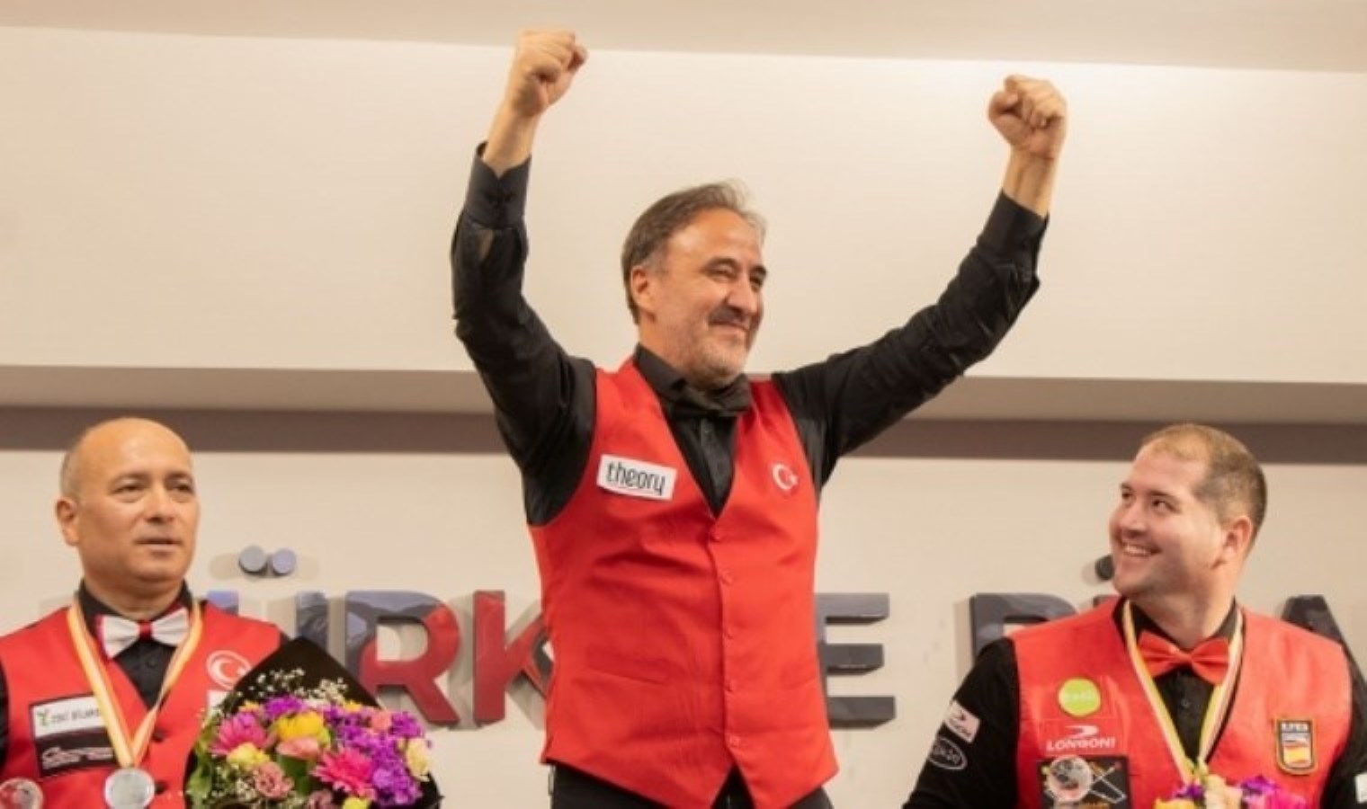 Dünya Artistik Bilardo Şampiyonası'nda zafer Hacı Arap Yaman'ın oldu!  - En güncel spor haberleri