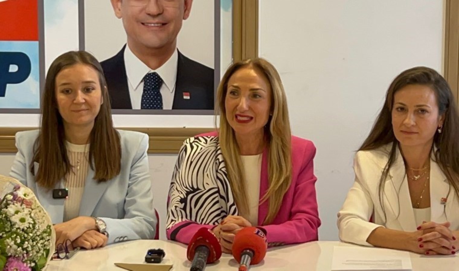 CHP'li Nazlıaka'dan Anneler Günü Mesajı: "AKP iktidarında kadınlara kuluçka makinesi muamelesi yapılıyor" - Son Dakika Türkiye, Siyaset Haberleri