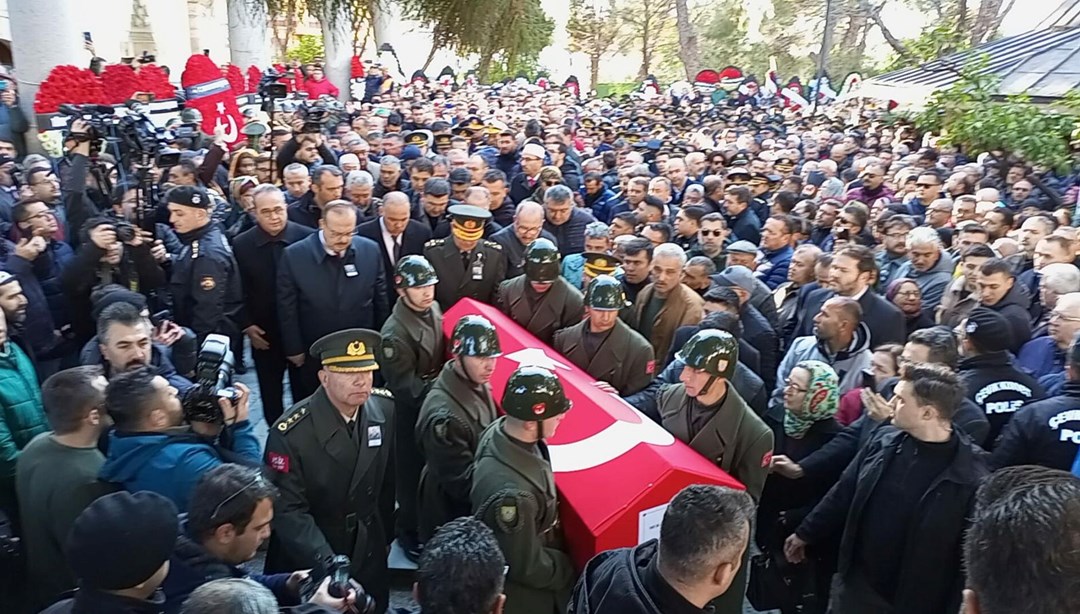 Binbaşı Yetişen'in son vedası: Düğünün yıldönümünde şehit edildi, kızı doğum günü için son gezisine atıldı - Türkiye News'i kırdı.