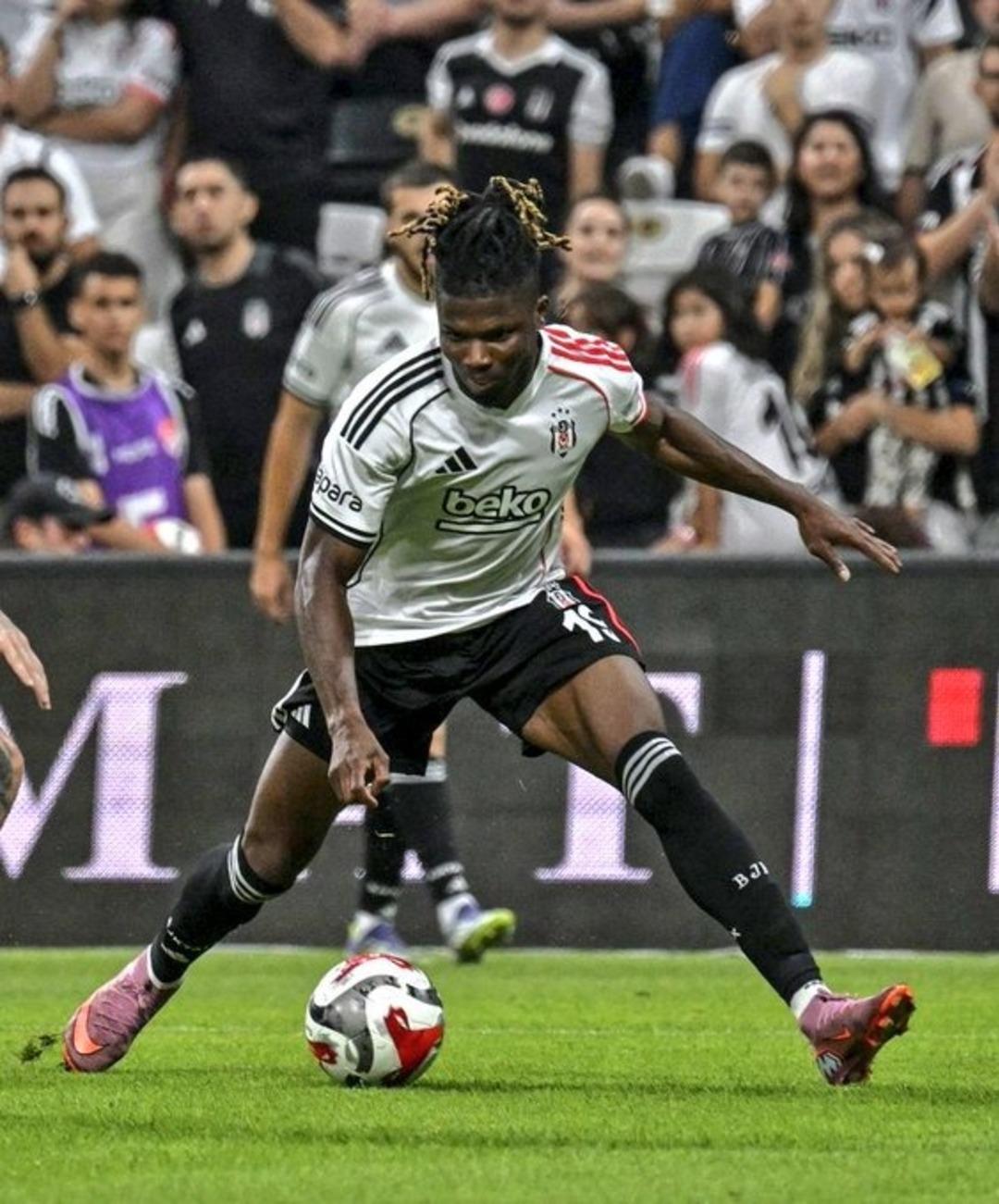 Beşiktaş son dakikada Cengiz Üyder ile altın buldu! Haftanın Maçı Süper Ligi ... kırmızı kartlar, geri dönen top direği ve gol son dakika 5
