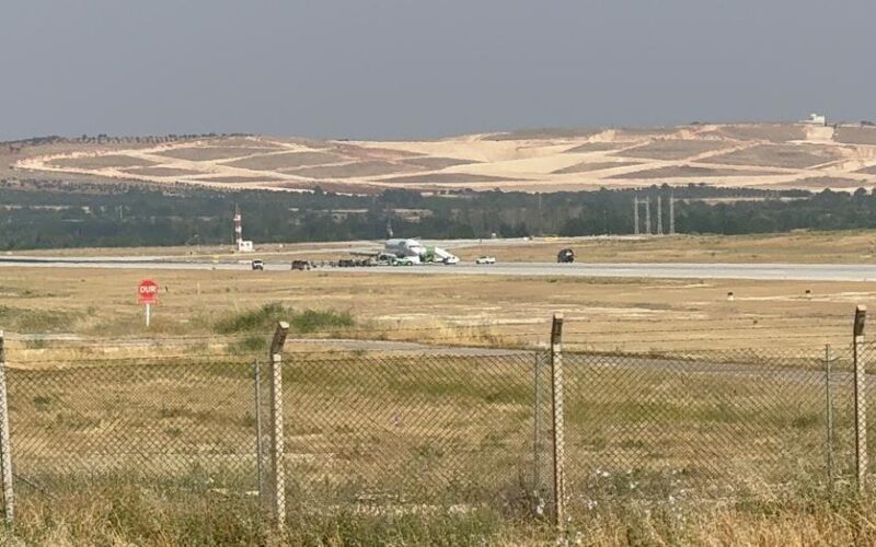 Gaziantep Havalimanı'nda Uçak Lastiği Patladı: Güvenli Tahliye Sağlandı