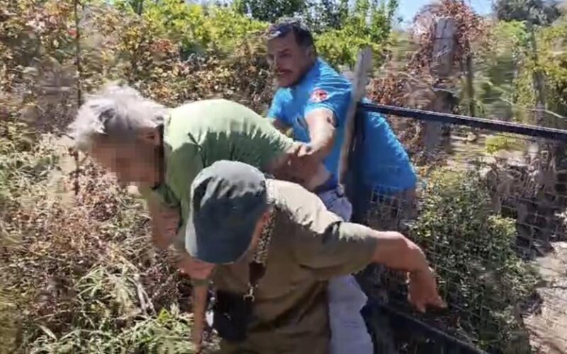 Kendini yakmaya çalışırken 10 hektarlık alanı kül etti