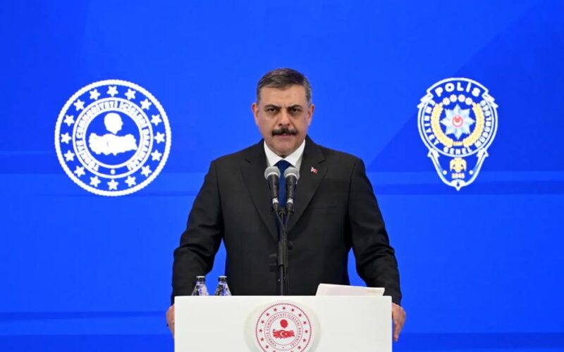 Bakan Çiftçi'den emniyet müdürlerine 10 talimat. "Tehlike okul kapısına gelmeden tedbir alacağız"